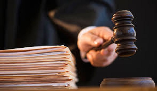 В Азербайджане трое судей получили выговор